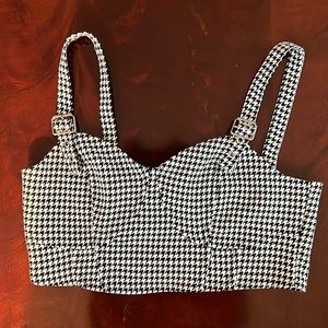 Houndstooth going out top